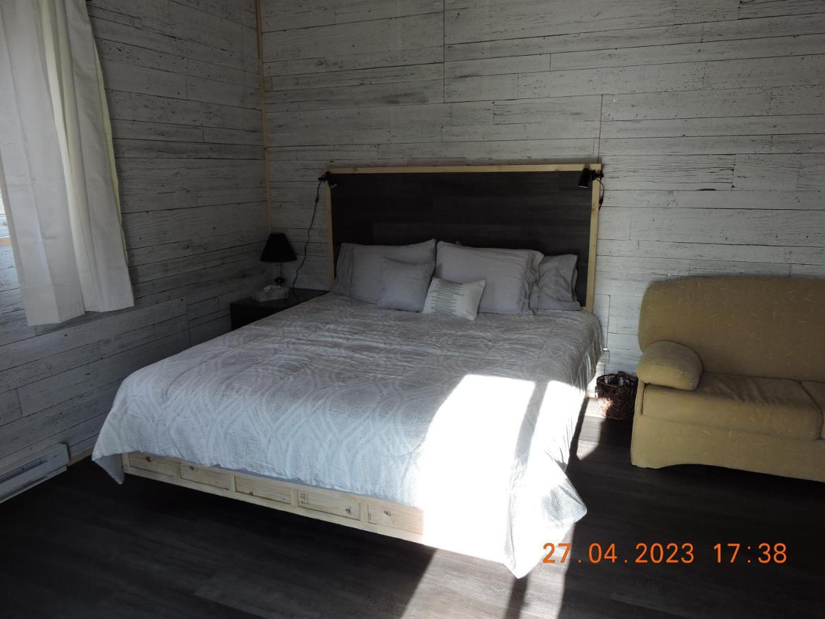 Gite Passion Et Tendresse B&B Shefford Exterior photo
