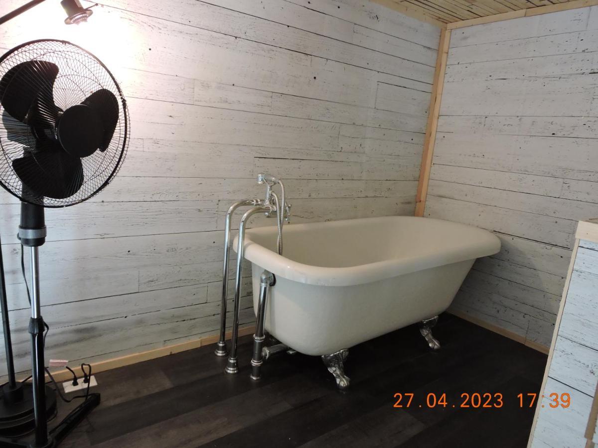Gite Passion Et Tendresse B&B Shefford Exterior photo