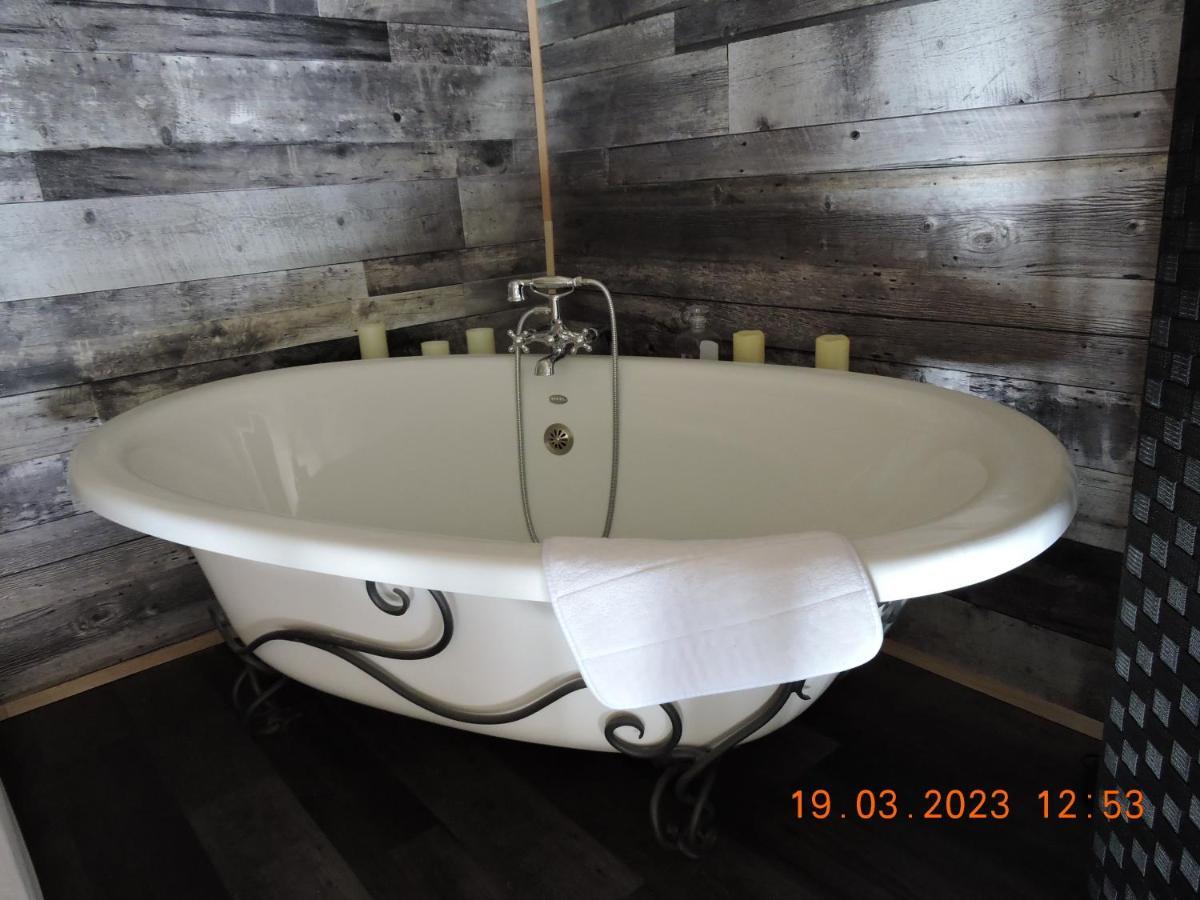 Gite Passion Et Tendresse B&B Shefford Exterior photo