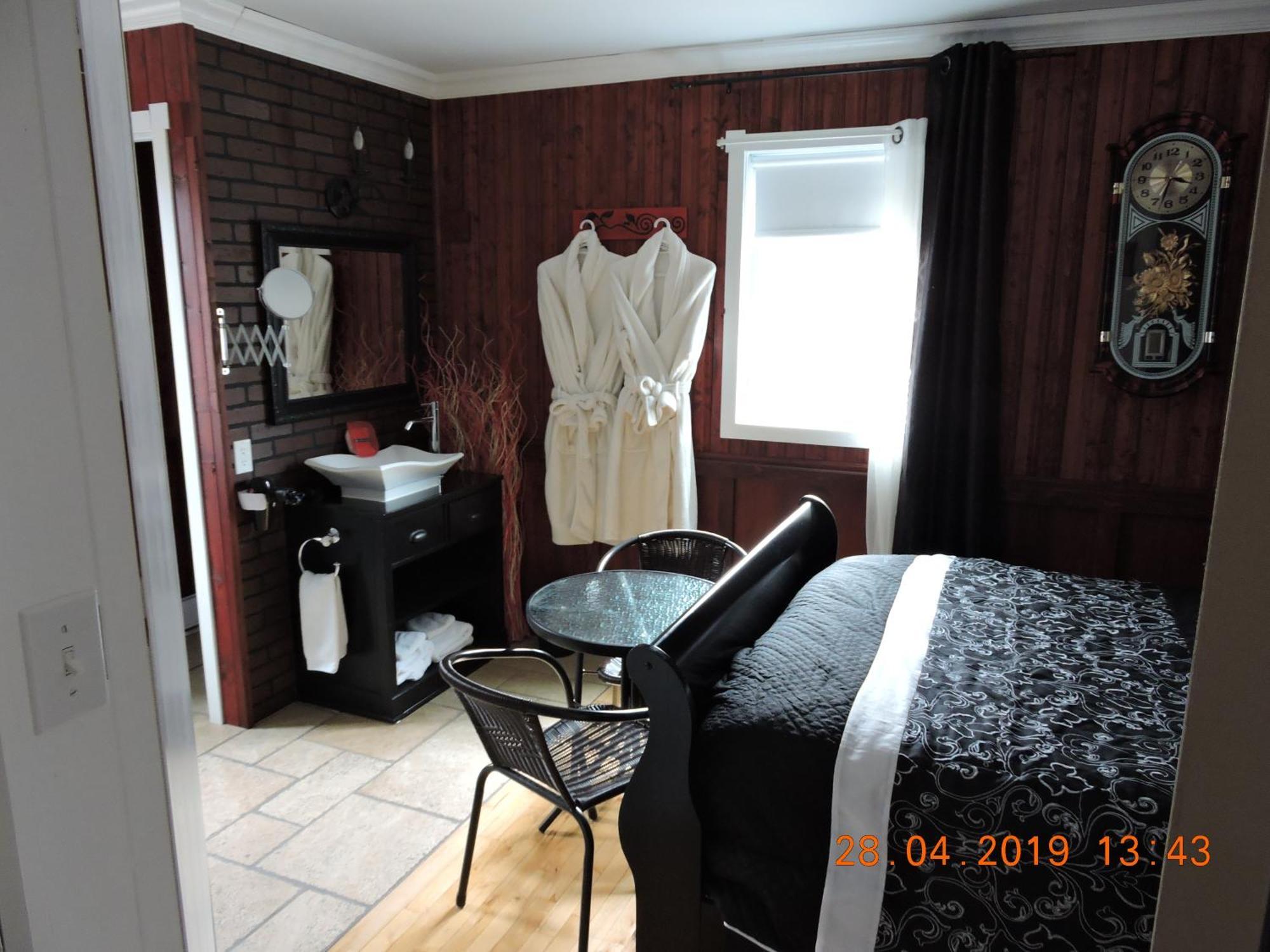 Gite Passion Et Tendresse B&B Shefford Exterior photo