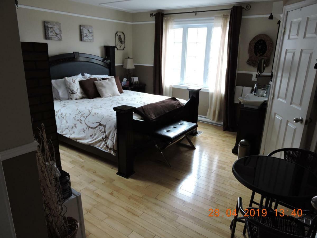 Gite Passion Et Tendresse B&B Shefford Exterior photo